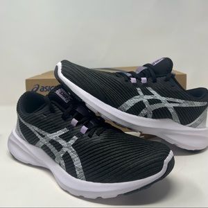 ASICS Women Versablast Running Shoes 1012A835 -001 New with Box